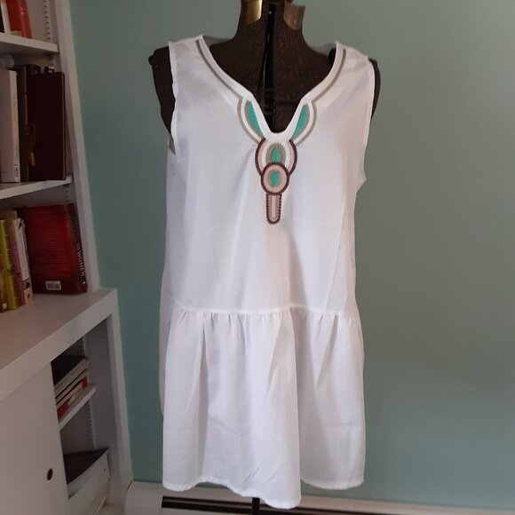 MISSLOOK SHEER WHITE W/EMBROIDERY SLEEVELESS TOP 2 XL - Picture 1 of 6